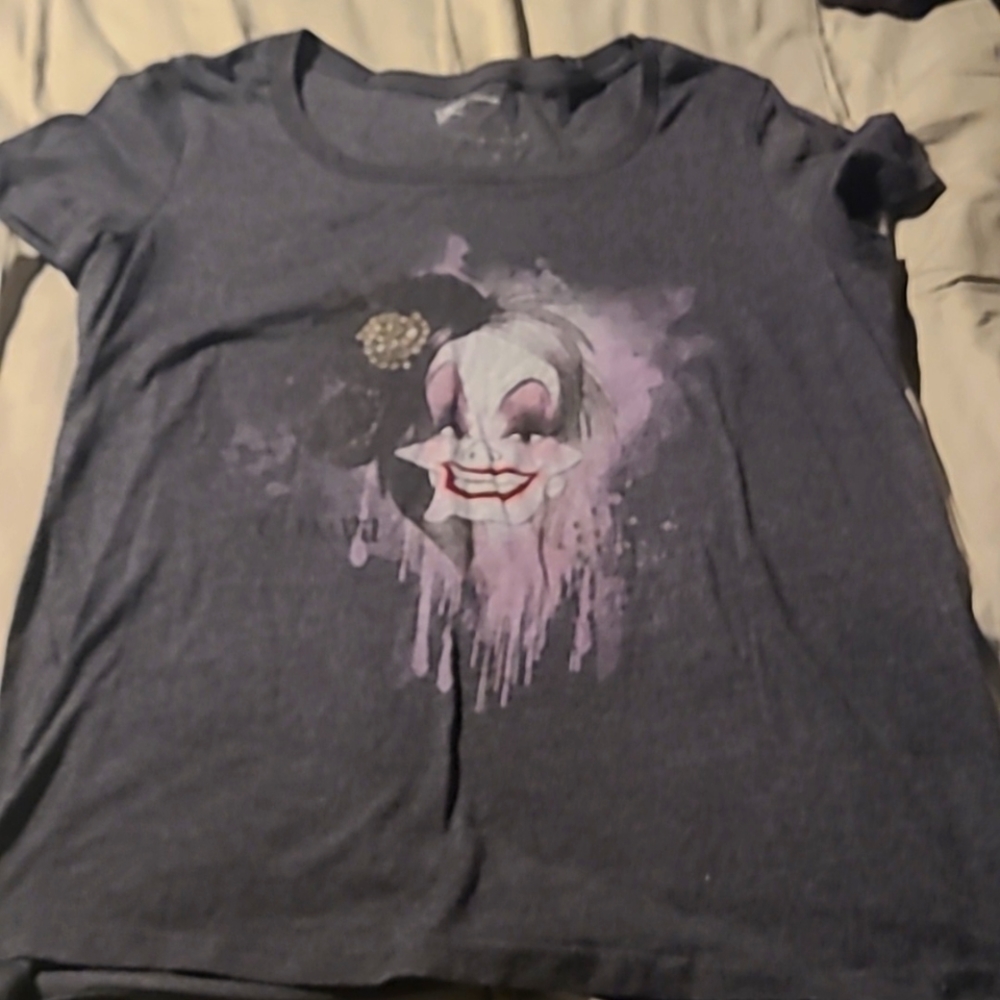 Torrid disney villains Cruella De Vil gray t shirt size 0
